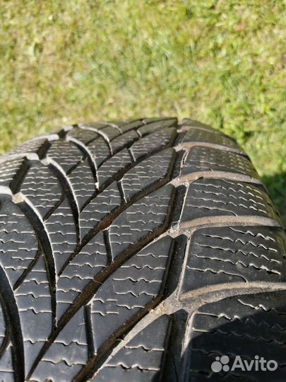 Goodyear UltraGrip Ice 2 215/65 R16 98T