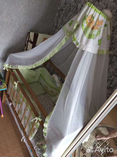 Детская кроватка с балдахином