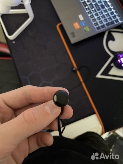 Беспроводные наушники JBL Tune 215BT, черный