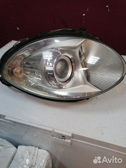 Фара ксеноновая передняя левая Mercedes Benz R
