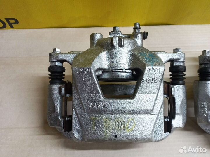 Тормозной суппорт передний Опель Астра J 5D