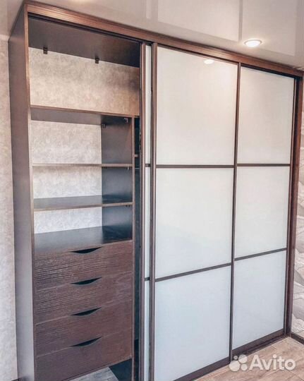 Шкаф купе вместительный