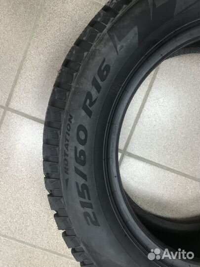 Pirelli Ice Zero 2 215/60 R16 99T