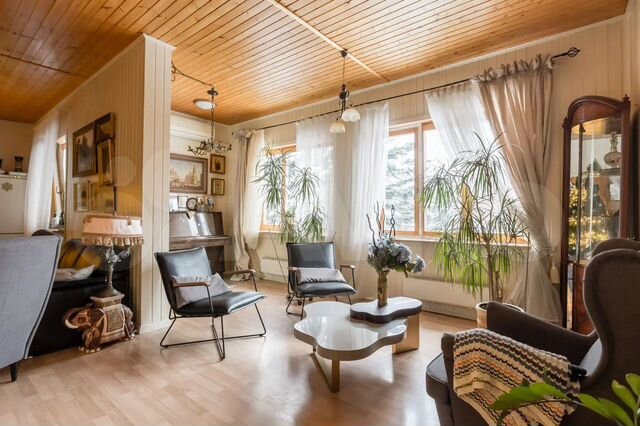 Коттедж 450 м² на участке 20 сот.