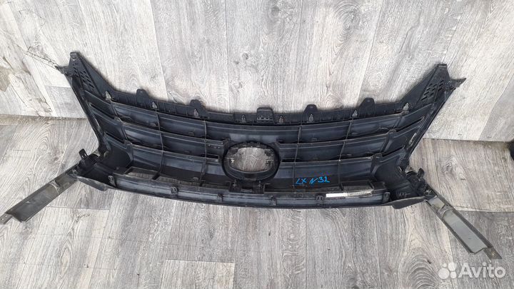 Решетка радиатора №32 lexus LX 3 2017