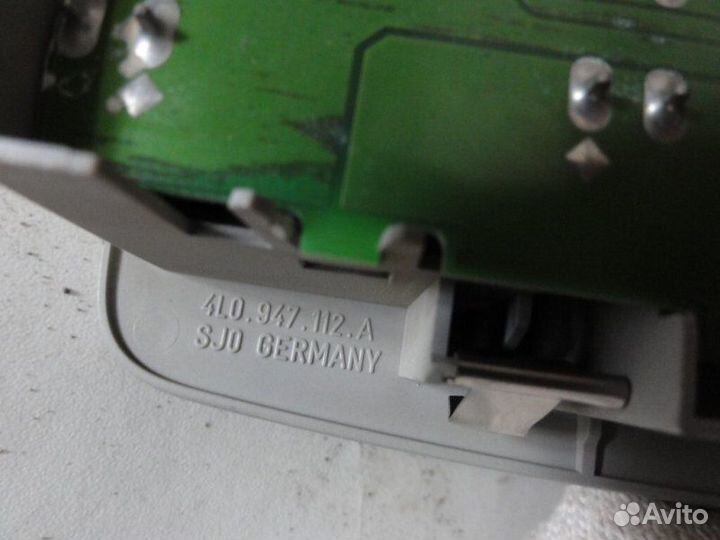 Плафон салонный задний Audi Q7 4L 4.2 BAR 2008