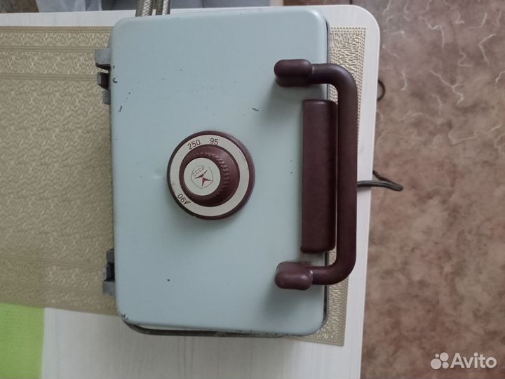 Электрическая вафельница бу