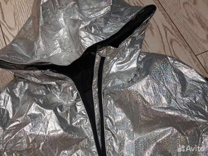 Ветровка для девочки серебристая 146