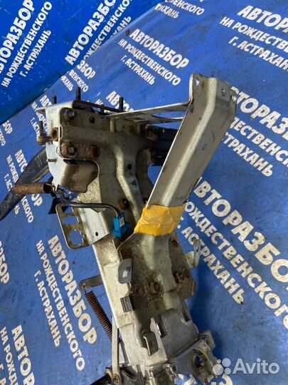 Блок педалей. Scania P094Cb6X4Hz260