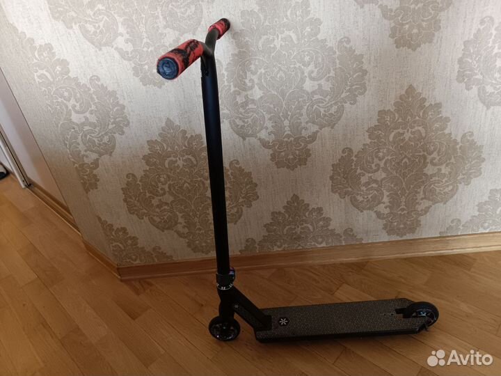 Трюковой самокат скип в хорошем состояние