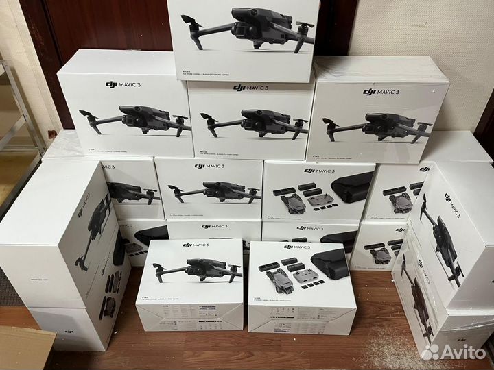 Квадрокоптер Dji Mavic 3 Fly More Combo в наличии