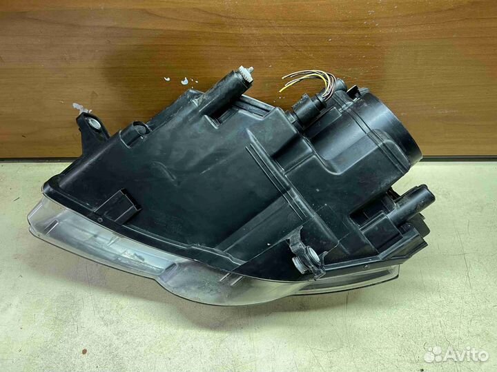 Фара правая Volkswagen Passat