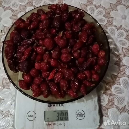 Сухофрукты, травы