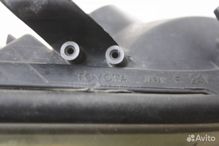 Фара правая Toyota Ipsum 2 ACM21W 2003