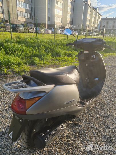 Скутер Honda Lead 100