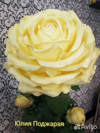 Светильник роза с бутонами из изолона