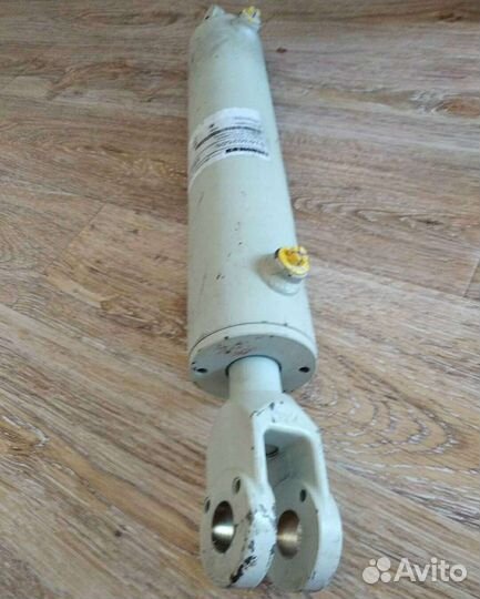 Гидроцилиндр Liebherr