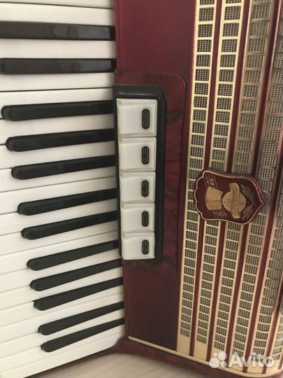 Аккордеон weltmeister 7/8 б/у