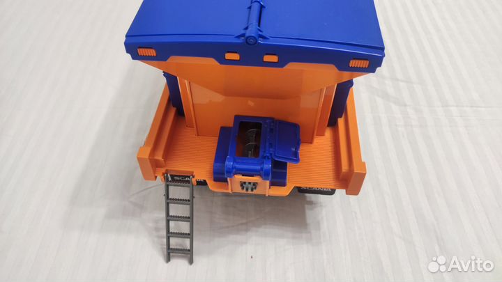 Снегоуборочная машина bruder