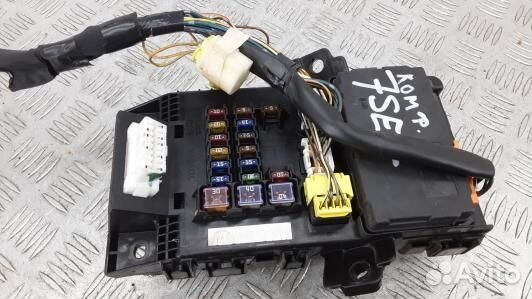 Блок комфорта toyota avensis T22 (7SE17M301)