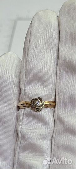 Золотое кольцо с камнем 16,5р