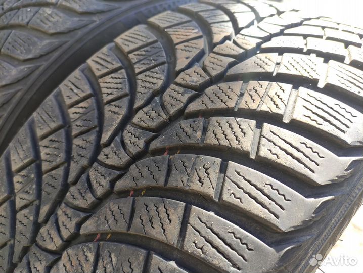 Kumho WinterCraft WP71 245/45 R19 102V
