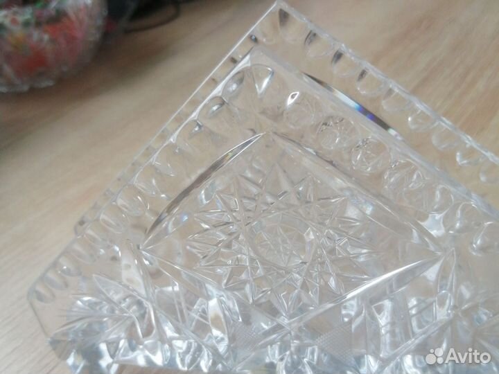 Хрустальная салфетница