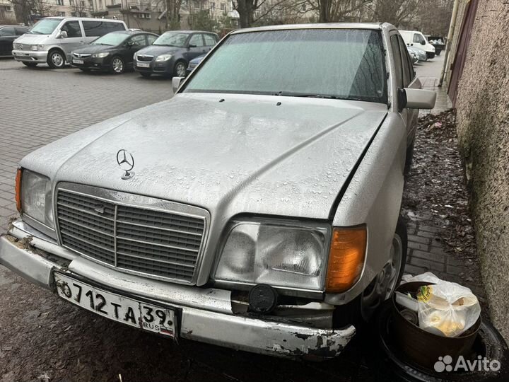 Решетка радиатора, капота на ешку w124 124 / 93-96