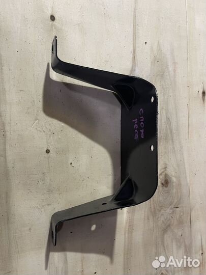 Кронштейн багажника правый Land Rover Sport 2 рест