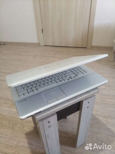 Sony Vaio i3/ssd 128/4gb/17 дюймов