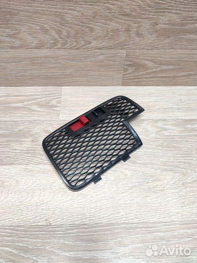 Крышка заднего фильтра пылесоса Redmond RV-C336