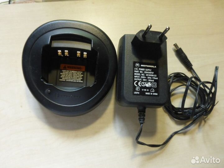 Сетевое зарядное устройство Motorola HTN9000B