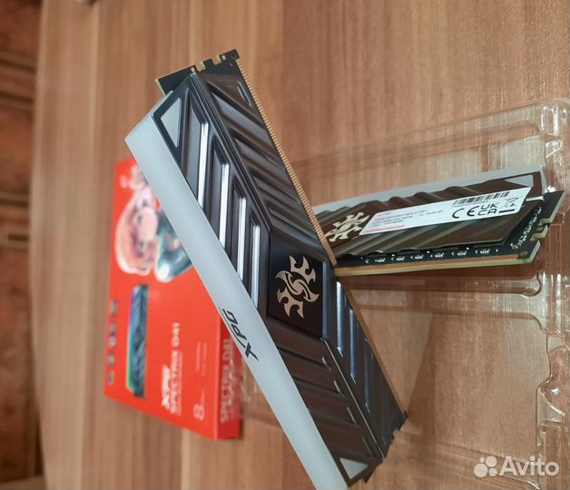 Оперативная память adata XPG D41 RGB 16Gb DDR4