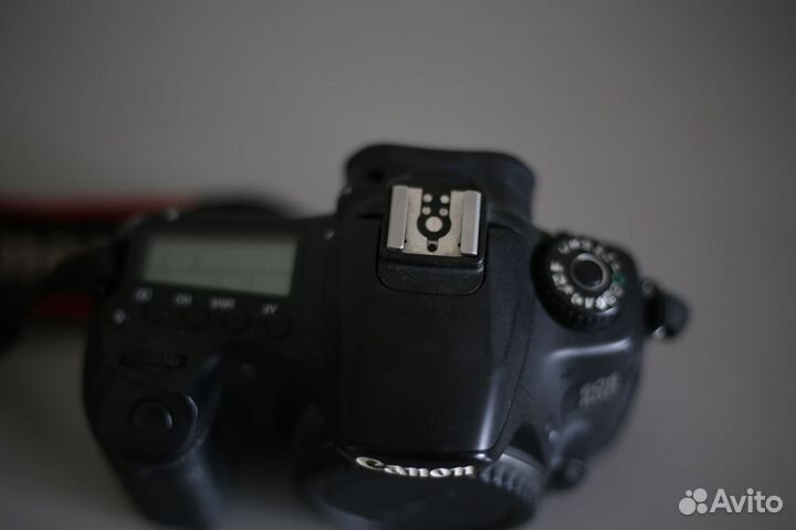 Зеркальный фотоаппарат canon 60d