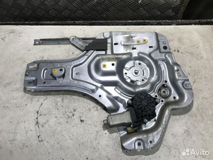 Стеклоподъемник задний левый Kia Cerato 1