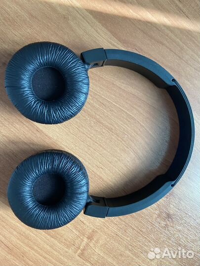 Беспроводные наушники jbl