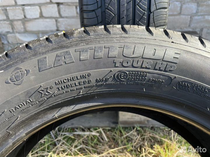 Michelin Latitude Tour HP 215/60 R17