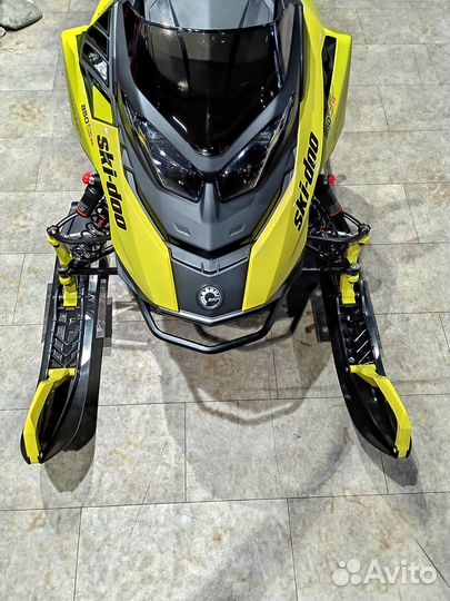 Ski Doo Backcountry X 850 E TEC Turbo R