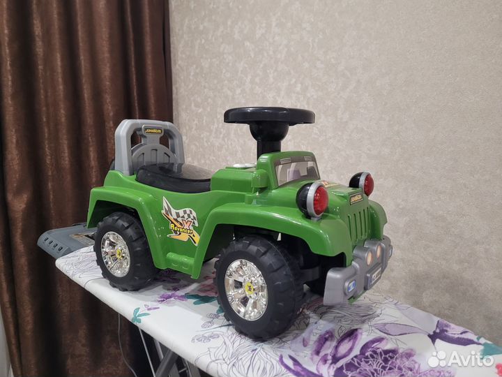 Машинка-каталка джип большой