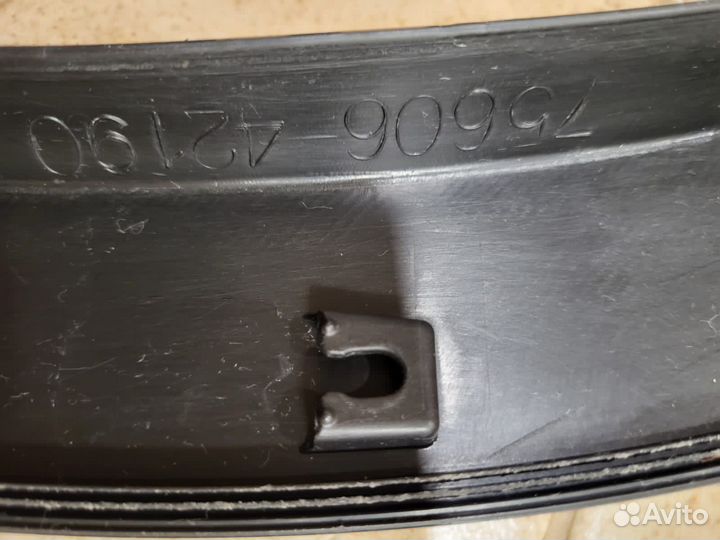 Продаю бампер задний для Тойота RAV-4