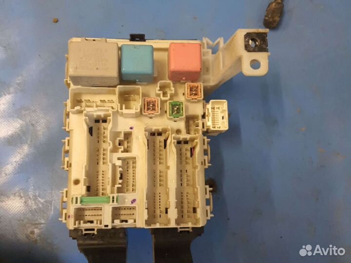 Toyota corolla 150 блок предохранителей салонный