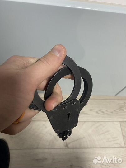 Полицейские наручники