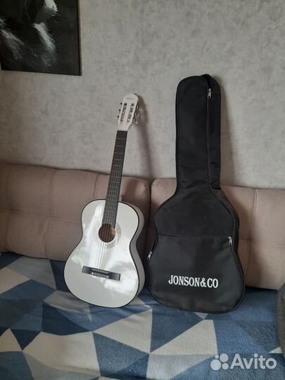 Классическая гитара шестиструнная