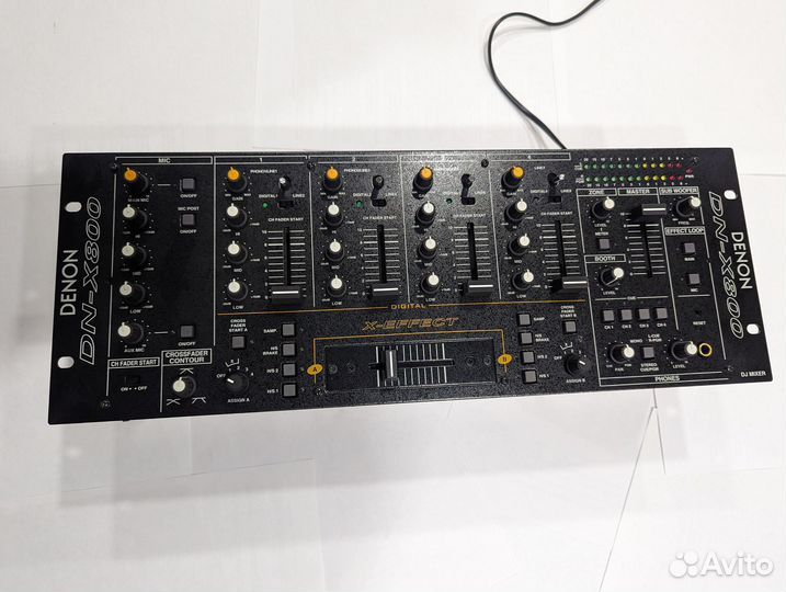 Профессиональный DJ-микшер Denon DN-X800