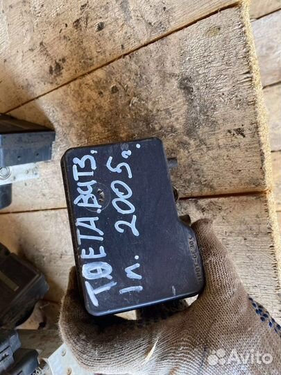 Блок Abs Toyota Vitz