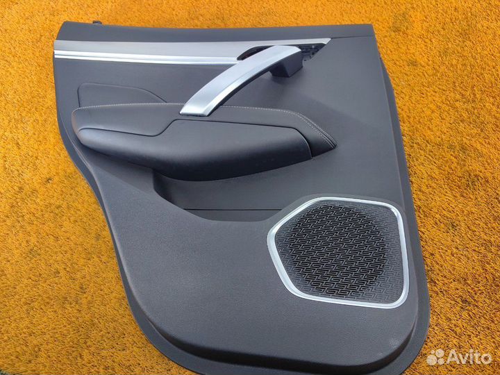 Обшивка боковой двери задняя левая Geely Coolray