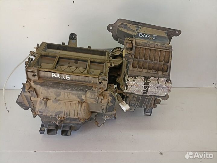 Корпус отопителя (Pontiac Vibe)