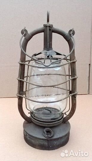 Старинная керосиновая лампа Летучая мышь