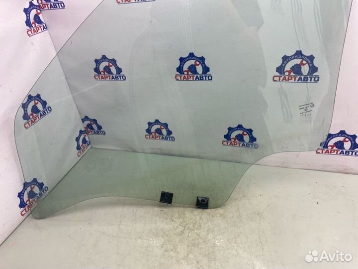 Стекло двери переднее правое Renault Sandero