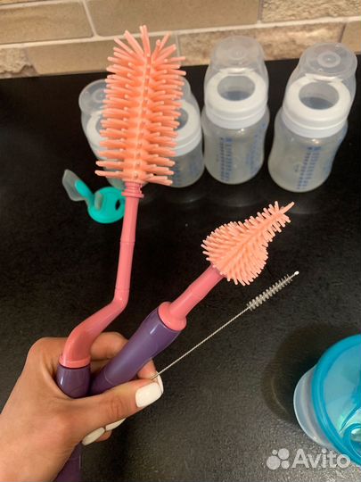 Бутылочки и аксессуары для кормления малыша